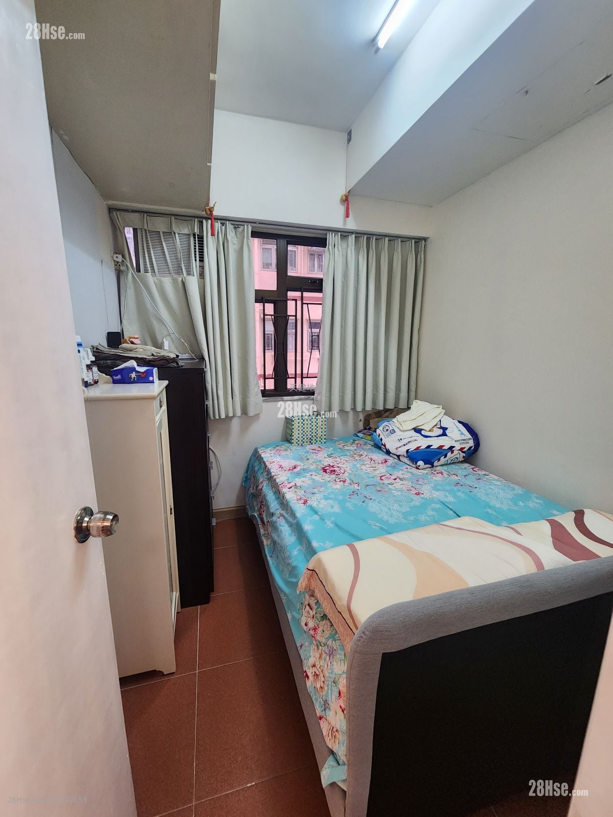 Cosmopolitan Estate Sell 3 Bedrooms , 1 Bathroom 425 ft²