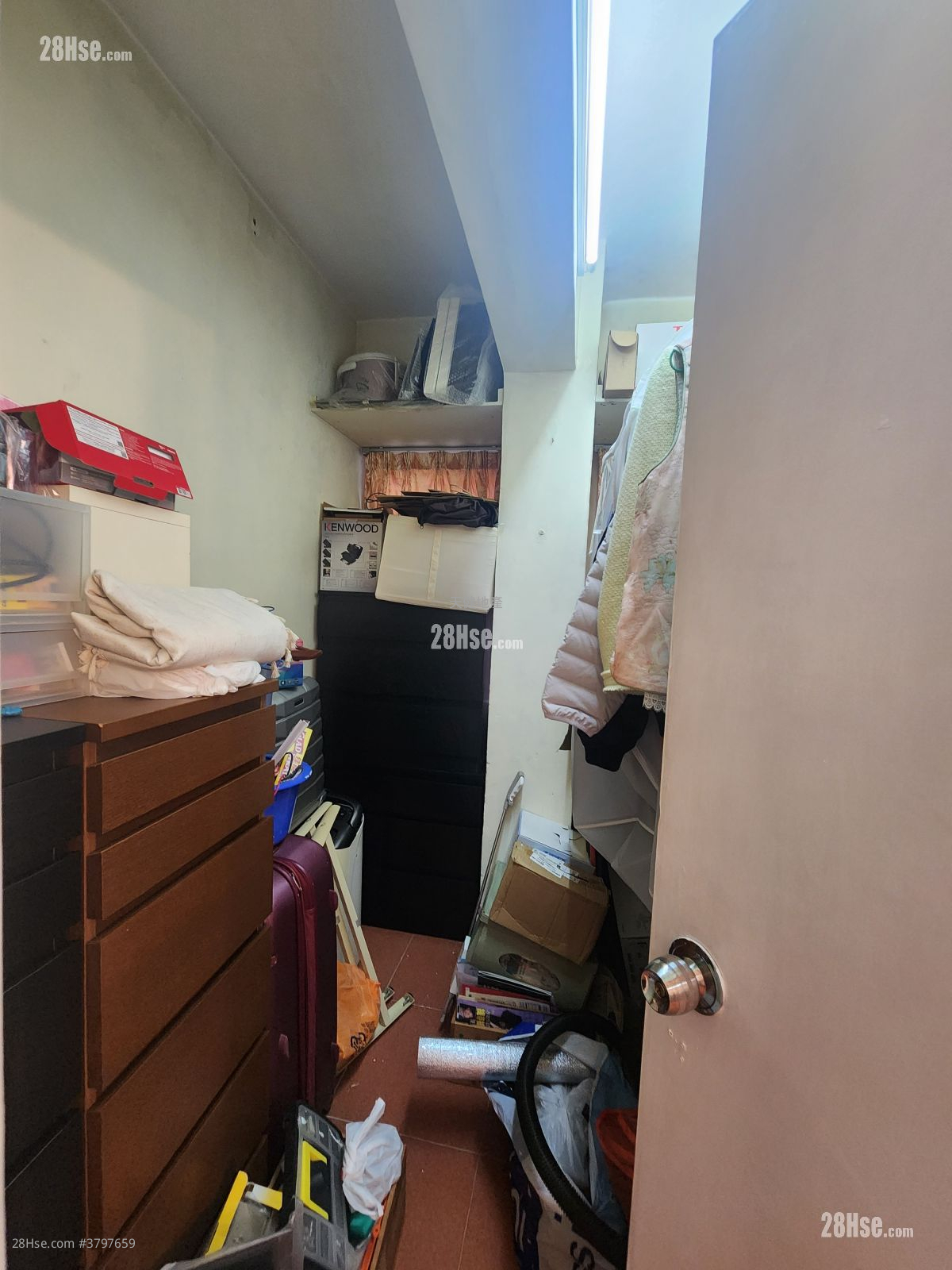 Cosmopolitan Estate Sell 3 Bedrooms , 1 Bathroom 425 ft²