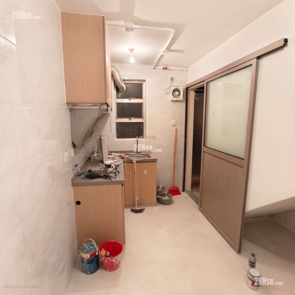 村屋 租盘 5+ 房 , 2 浴室