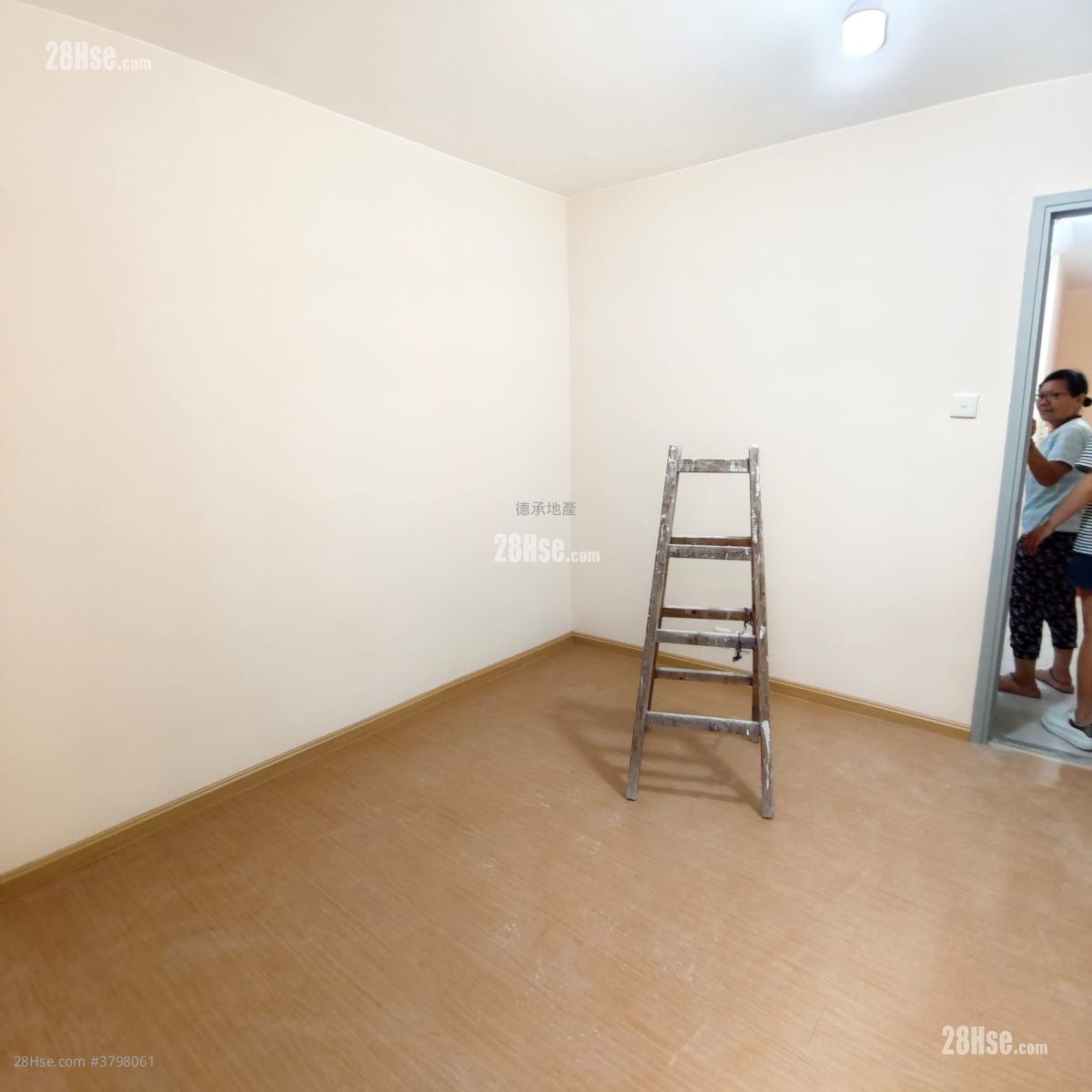 村屋 租盘 5+ 房 , 2 浴室