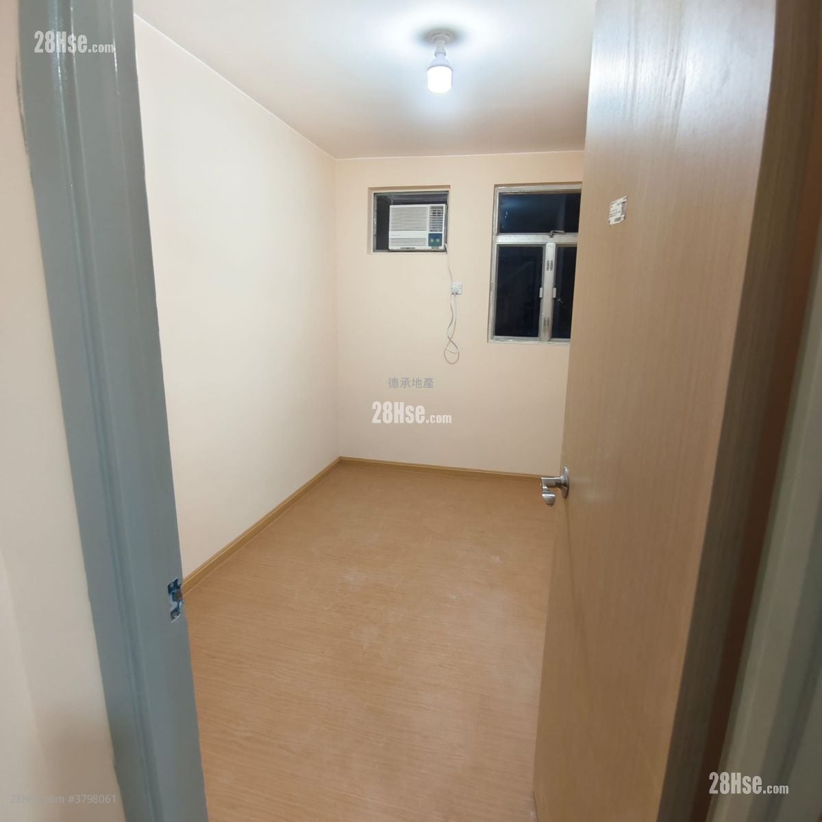 村屋 租盘 5+ 房 , 2 浴室