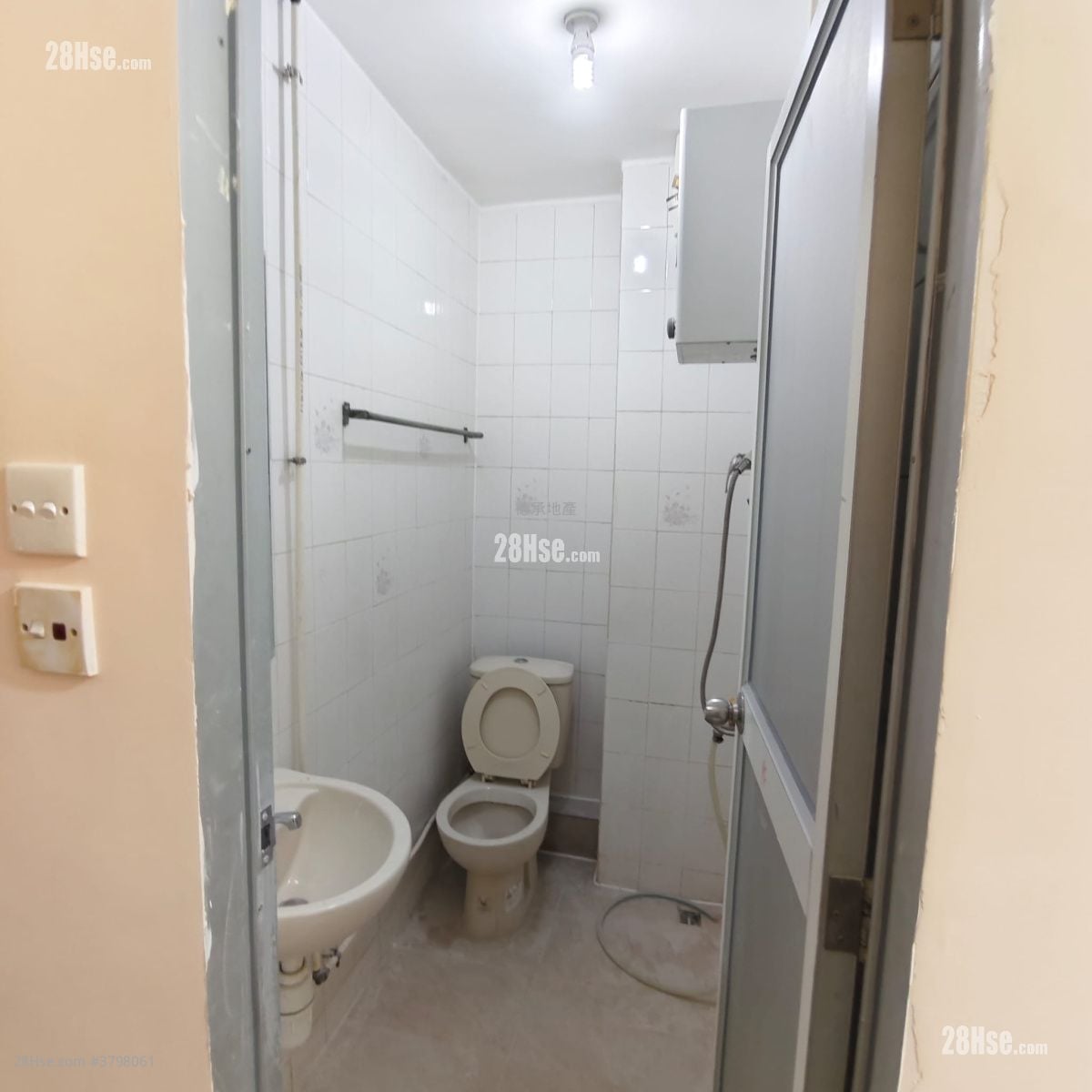 村屋 租盘 5+ 房 , 2 浴室