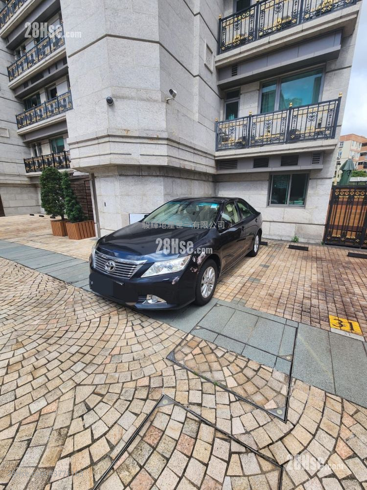 Le Chateau Sell 4 Bedrooms , 2 Bathrooms 1,330 ft²