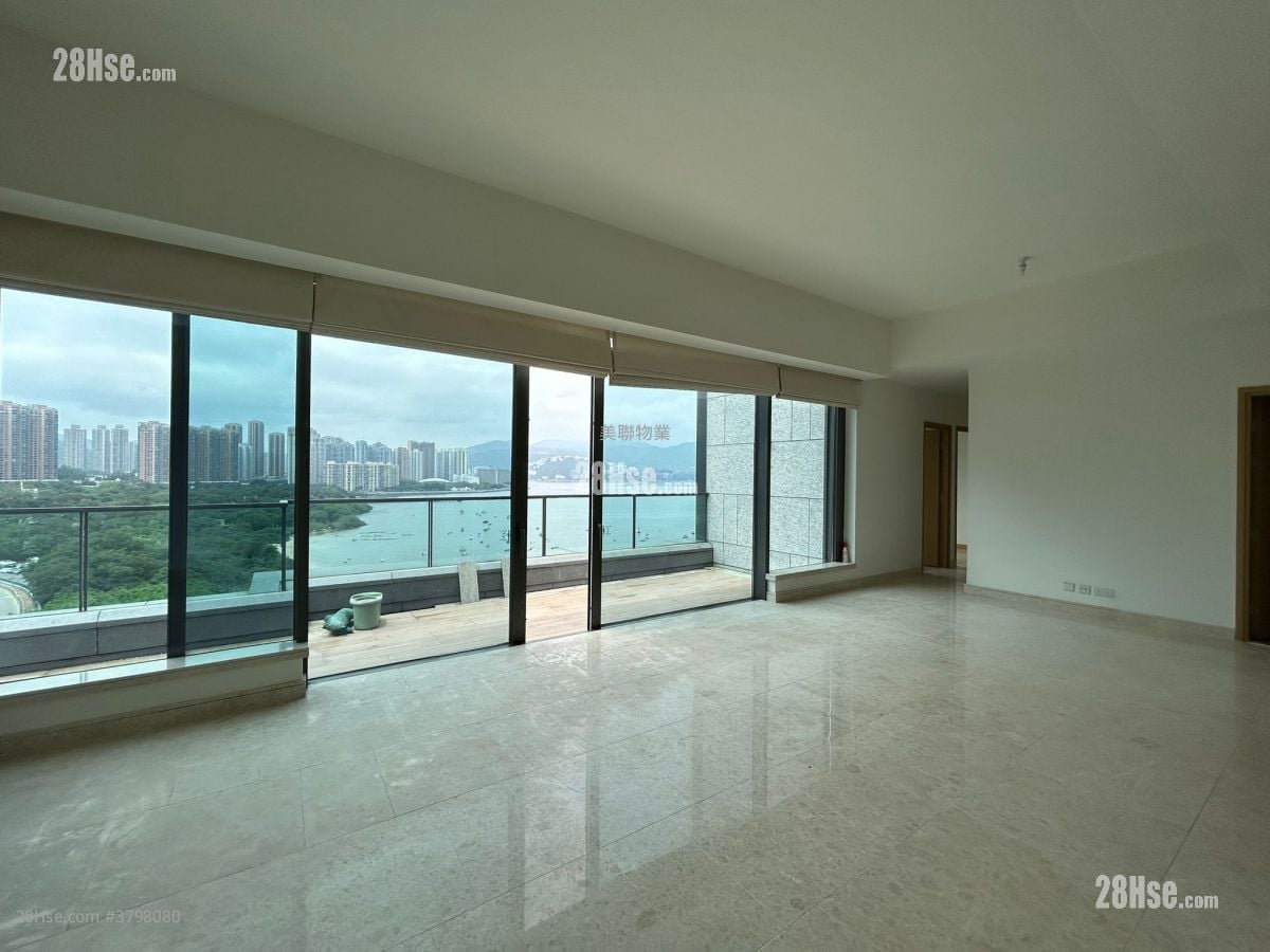 St Barths Sell 5+ Bedrooms , 3 Bathrooms 1,353 ft²