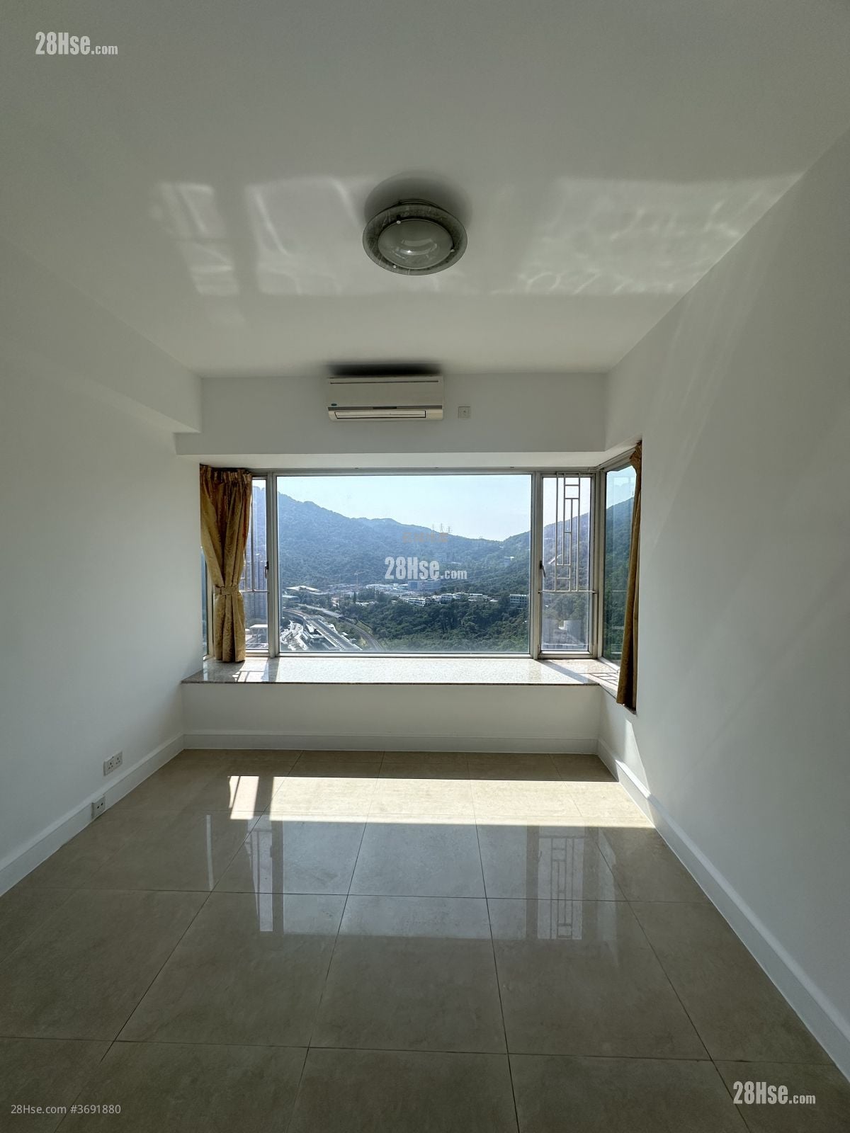 名城 租盤 4 房 , 3 浴室 961 平方呎