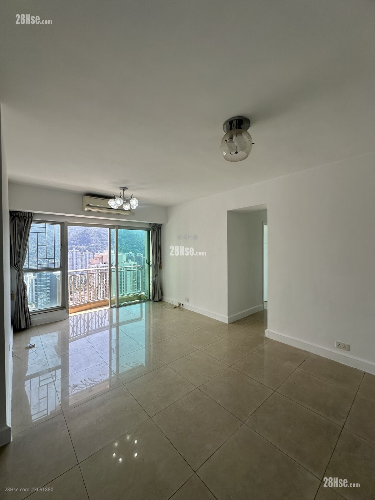 名城 租盤 4 房 , 3 浴室 961 平方呎