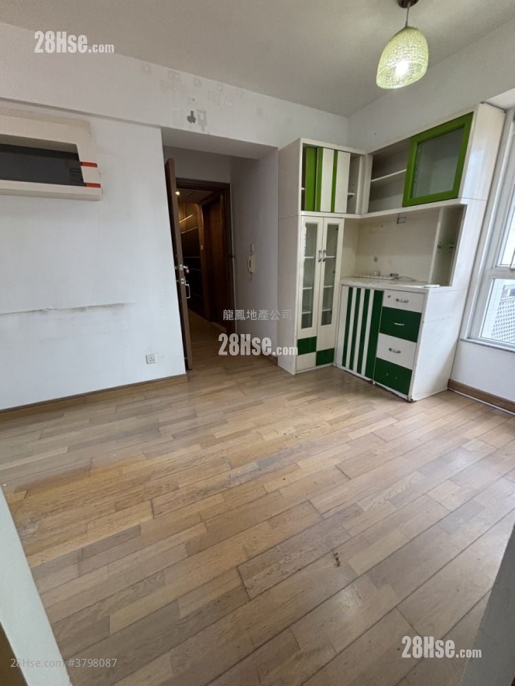 Metroregalia Rental 3 Bedrooms , 1 Bathroom 464 ft²