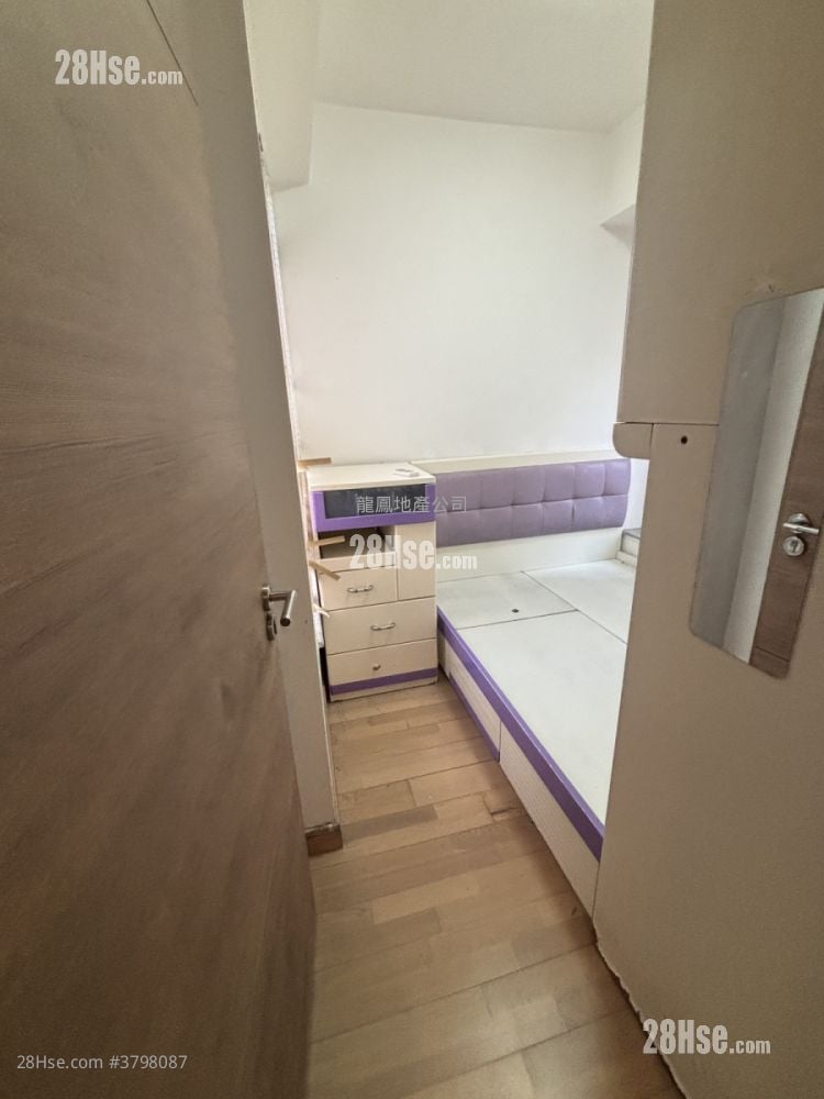 Metroregalia Rental 3 Bedrooms , 1 Bathroom 464 ft²