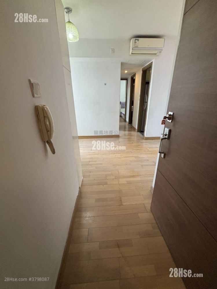 Metroregalia Rental 3 Bedrooms , 1 Bathroom 464 ft²