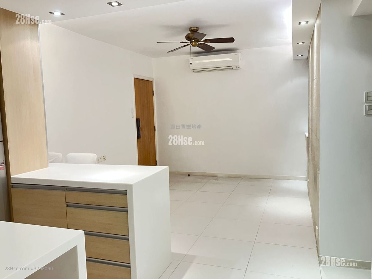 Yee King Building Sell 2 Bedrooms , 1 Bathroom