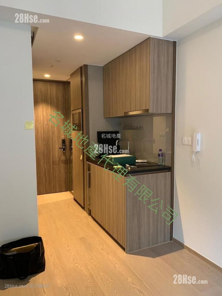 The Met. Acappella Rental Studio , 1 Bathroom 254 ft²