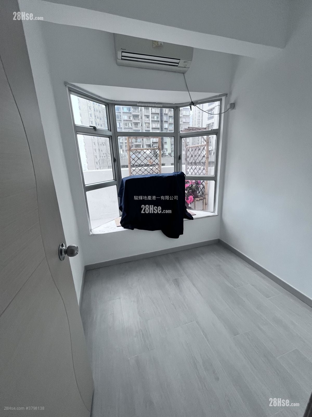 Comfort Court Rental 2 Bedrooms 316 ft²