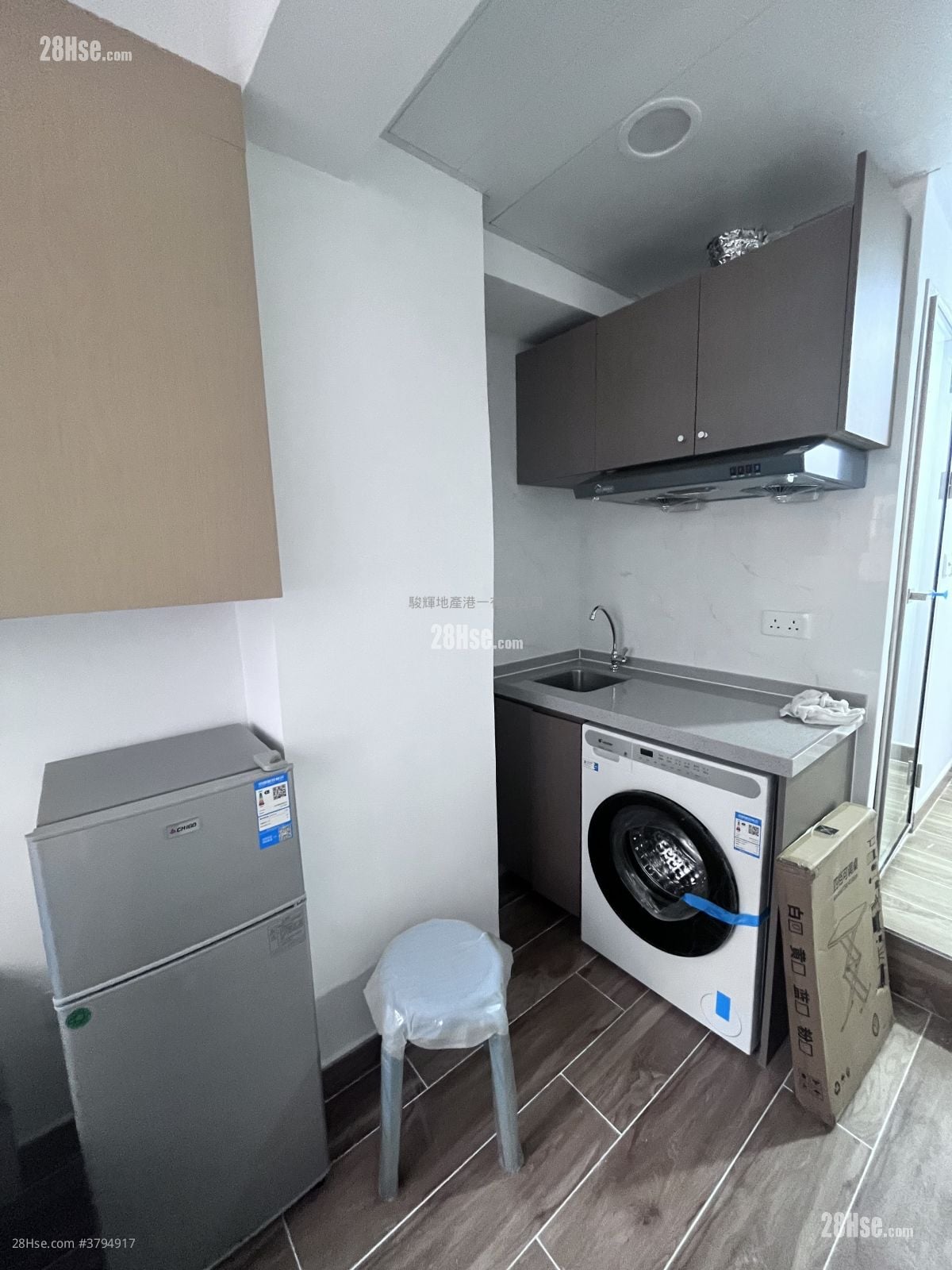 Belcher's Street 137 Rental 1 Bathroom 130 ft²