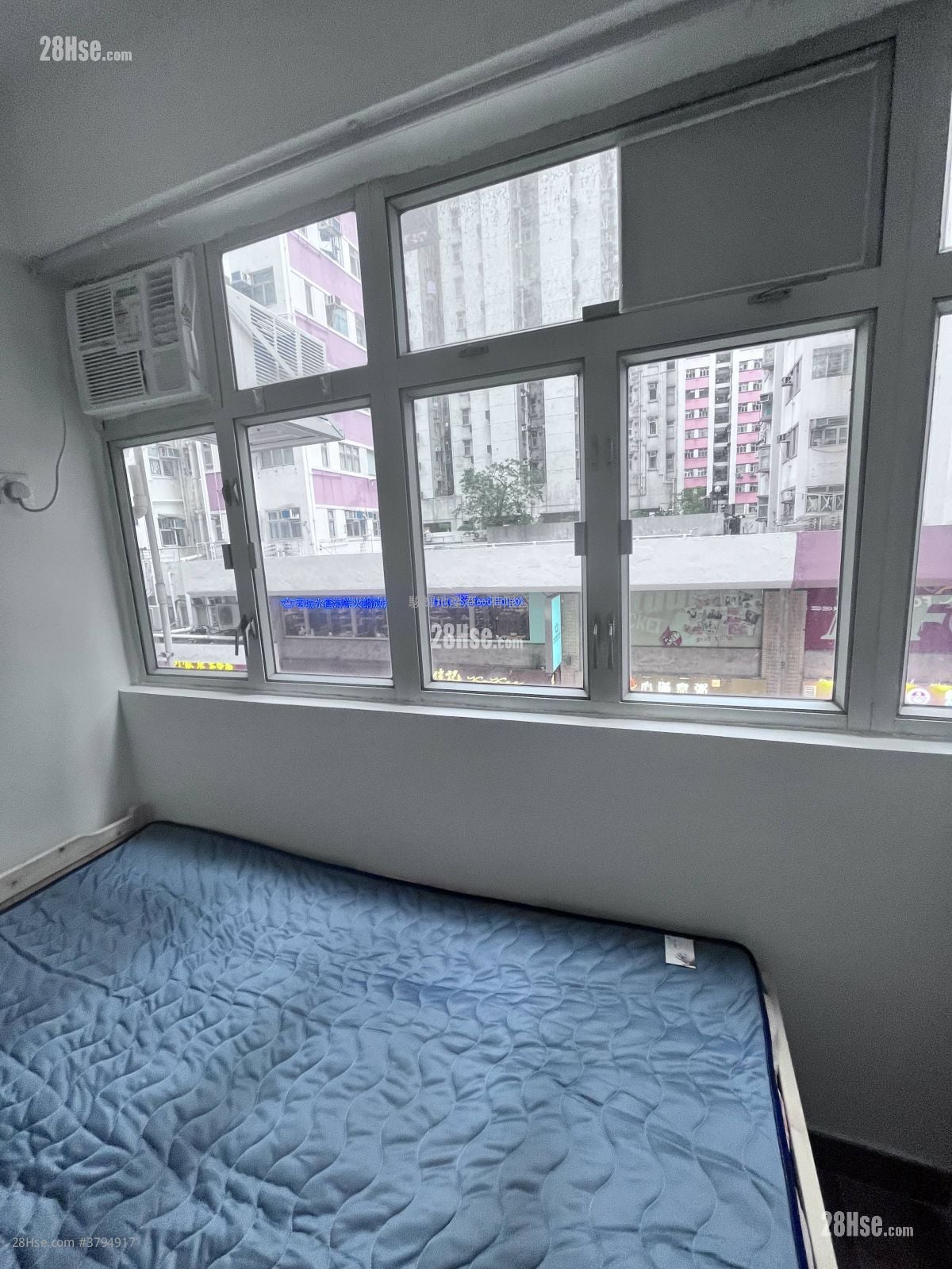 Belcher's Street 137 Rental 1 Bathroom 130 ft²