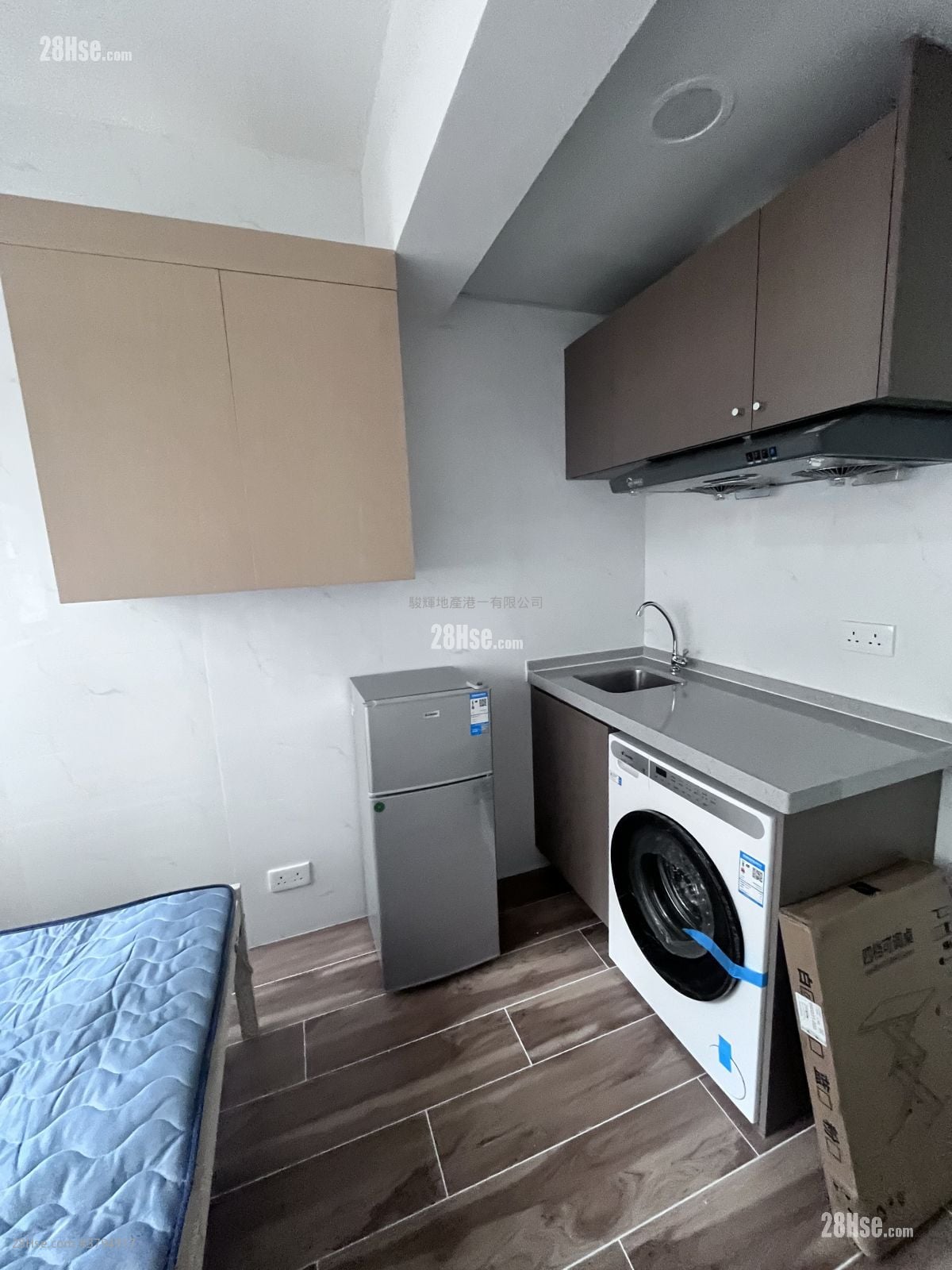 Belcher's Street 137 Rental 1 Bathroom 130 ft²