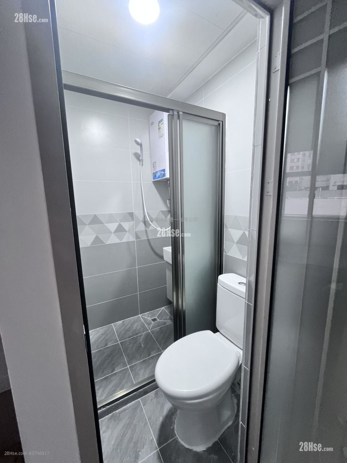 Belcher's Street 137 Rental 1 Bathroom 130 ft²