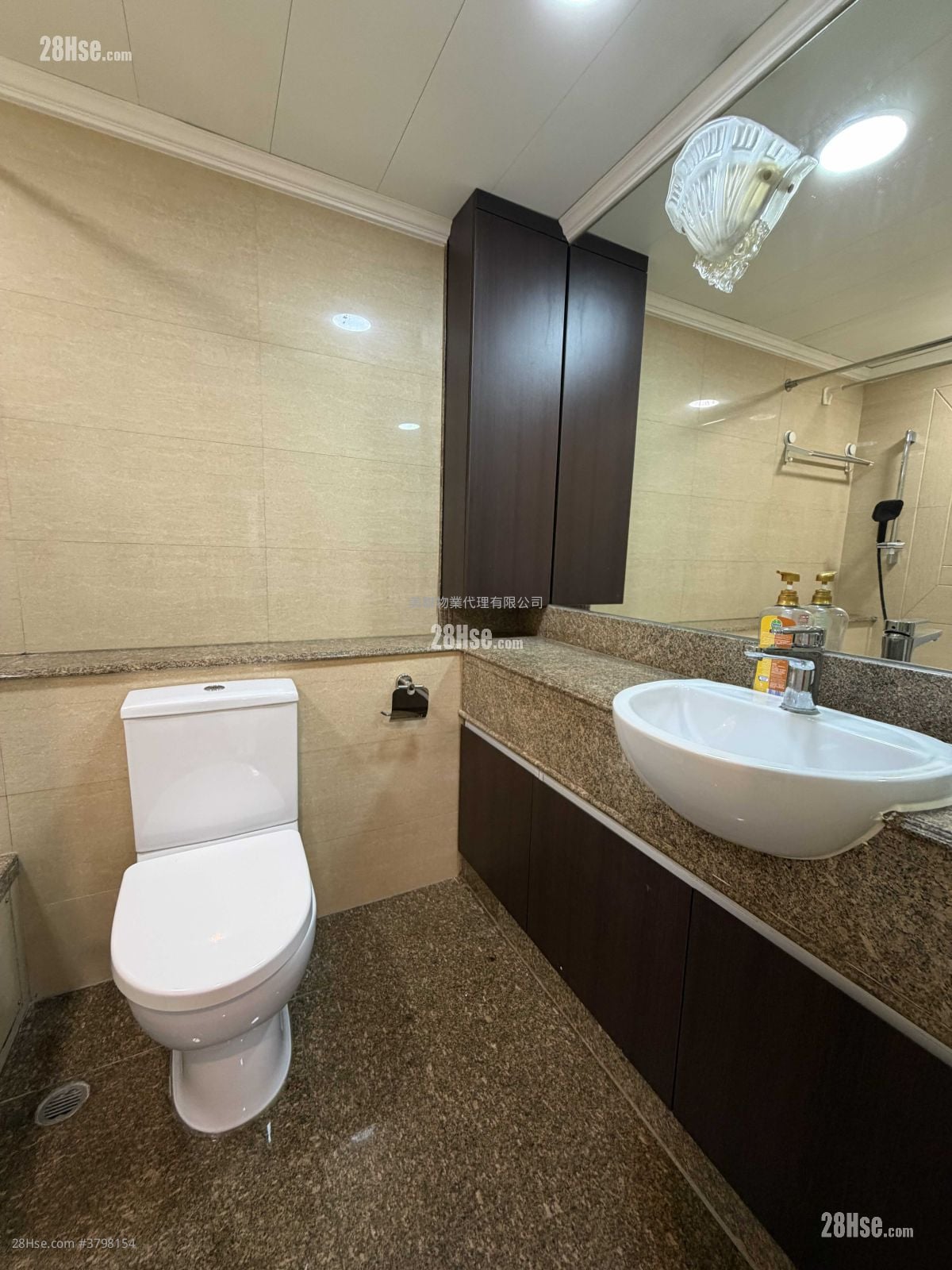 映湾园 租盘 710 平方尺