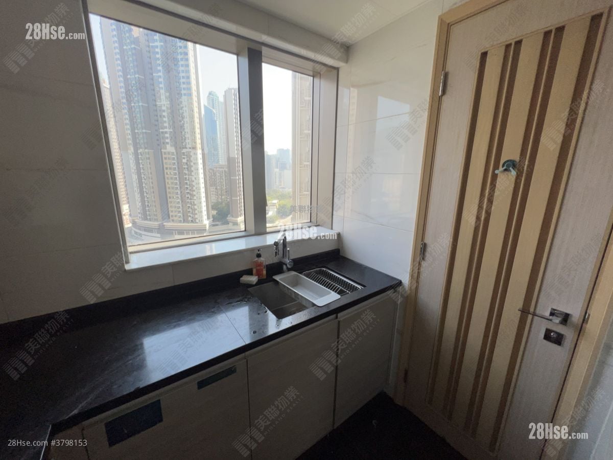 Ocean Pride Sell 3 Bedrooms , 2 Bathrooms 773 ft²