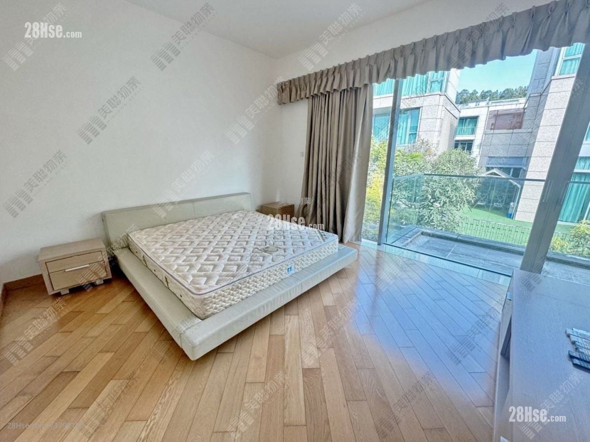 主人房: 葡萄园 租盘 3 房 , 5+ 浴室 2,238 平方尺