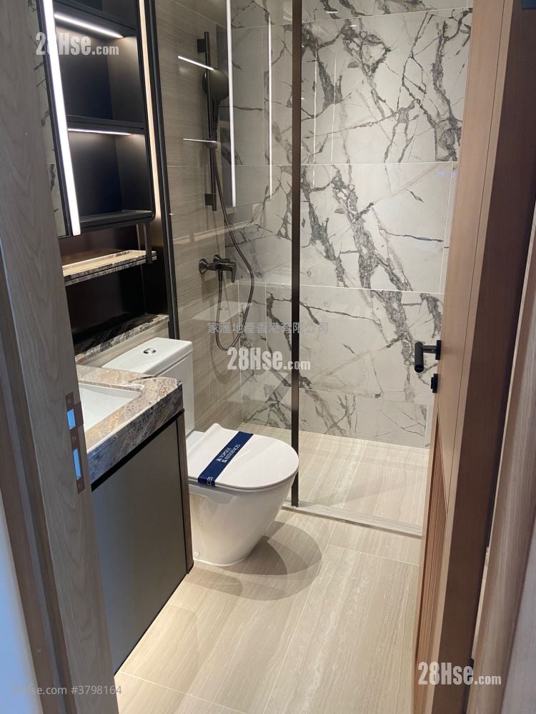 Topside Residence Rental 272 ft²