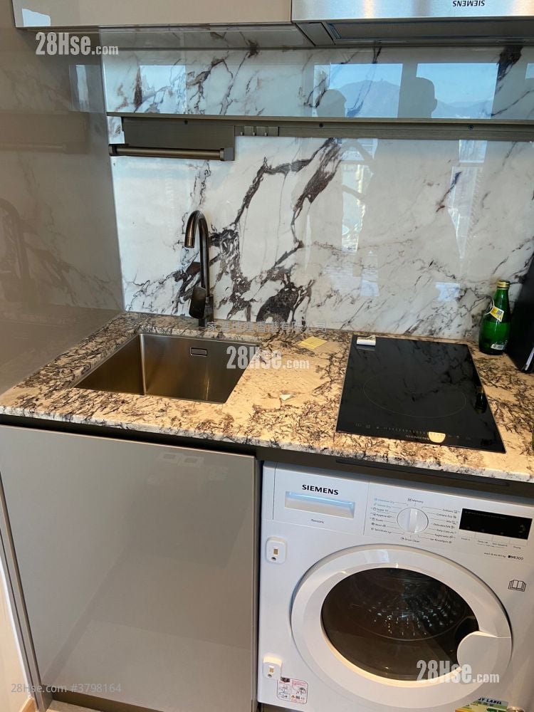 Topside Residence Rental 272 ft²