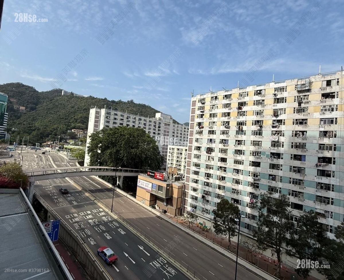 Lucky Plaza Sell 1 Bedroom 326 ft²