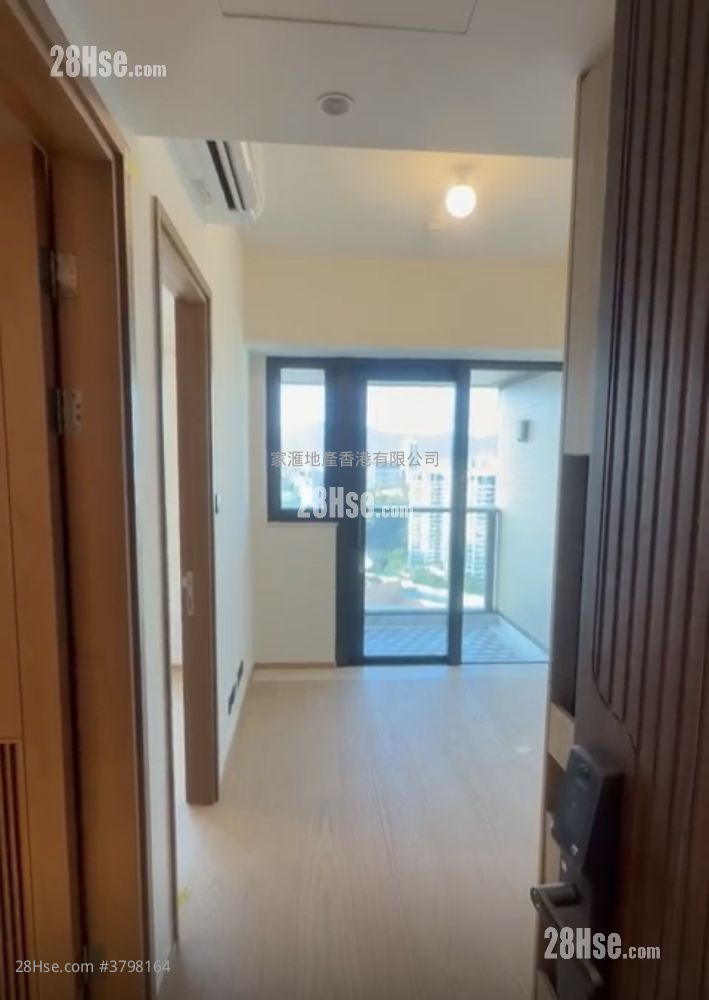 Topside Residence Rental 272 ft²