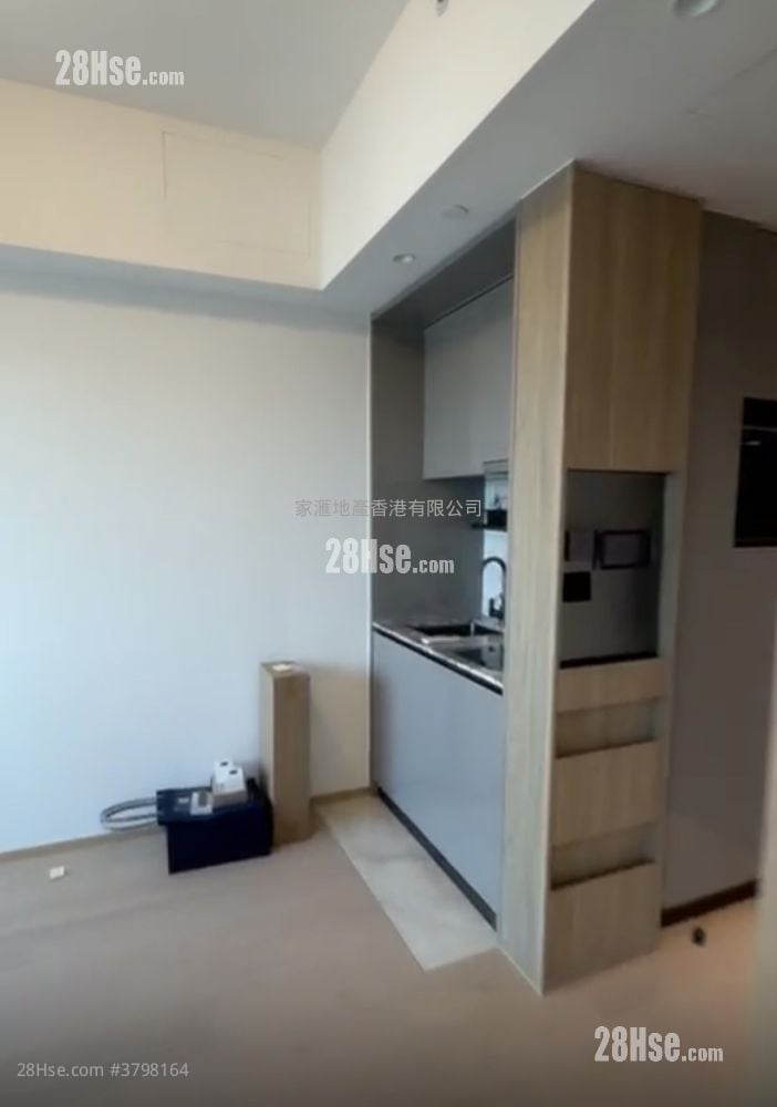 Topside Residence Rental 272 ft²