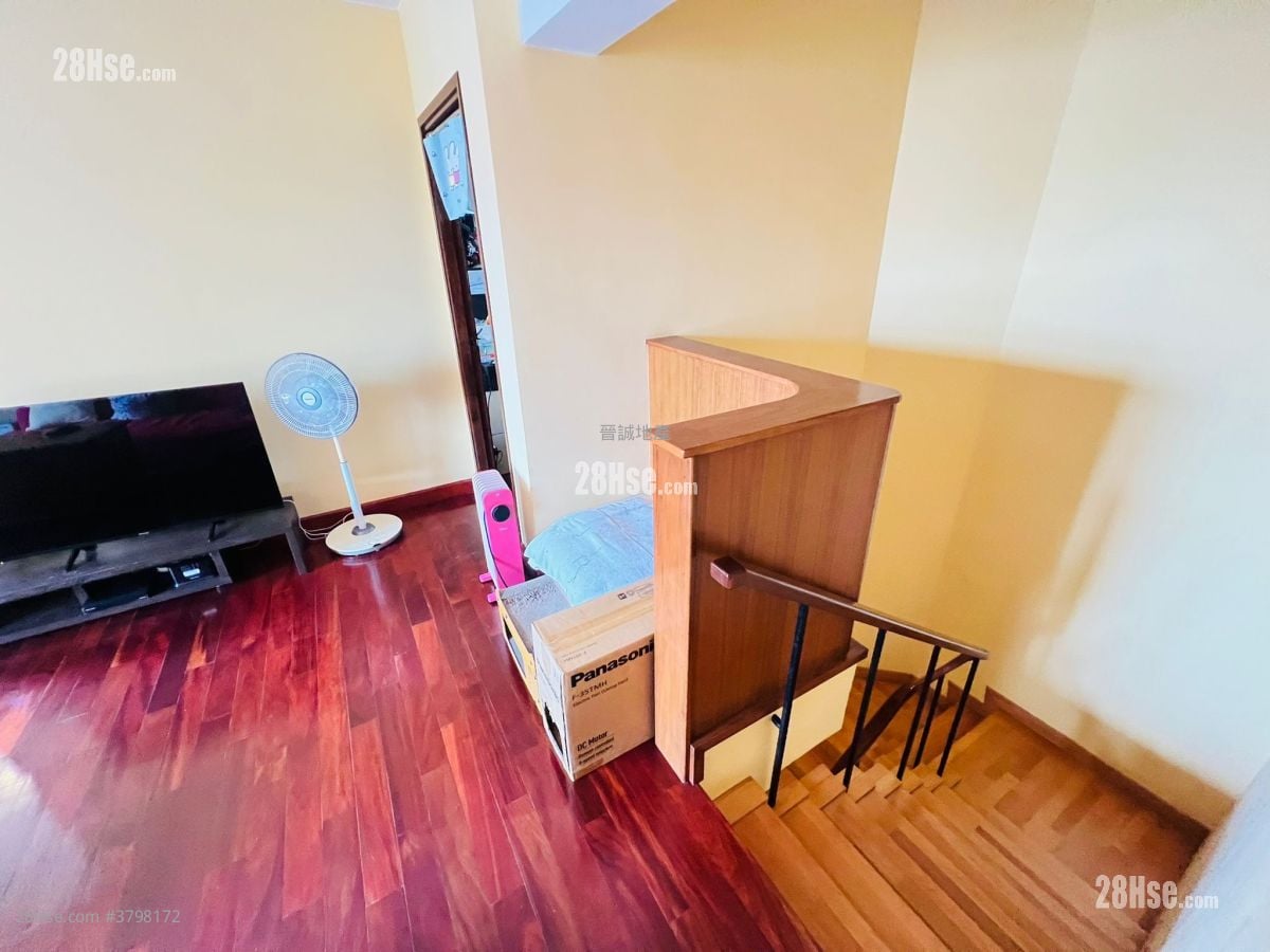 Palm Beach Sell 3 Bedrooms , 2 Bathrooms 1,556 ft²