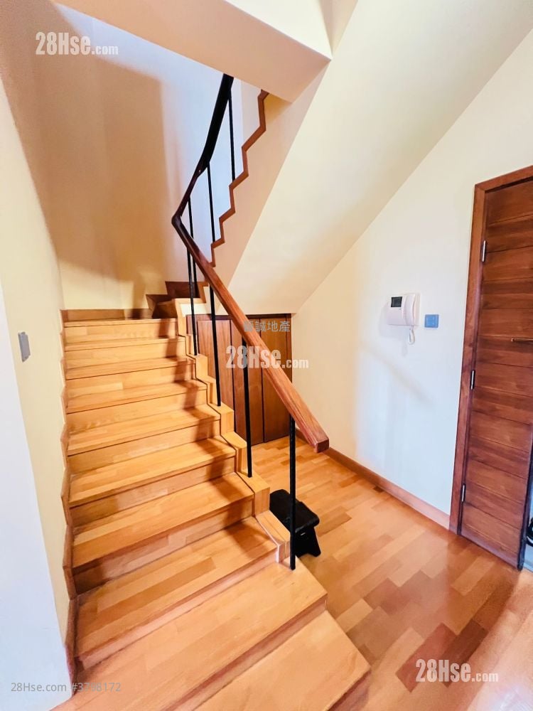 Palm Beach Sell 3 Bedrooms , 2 Bathrooms 1,556 ft²