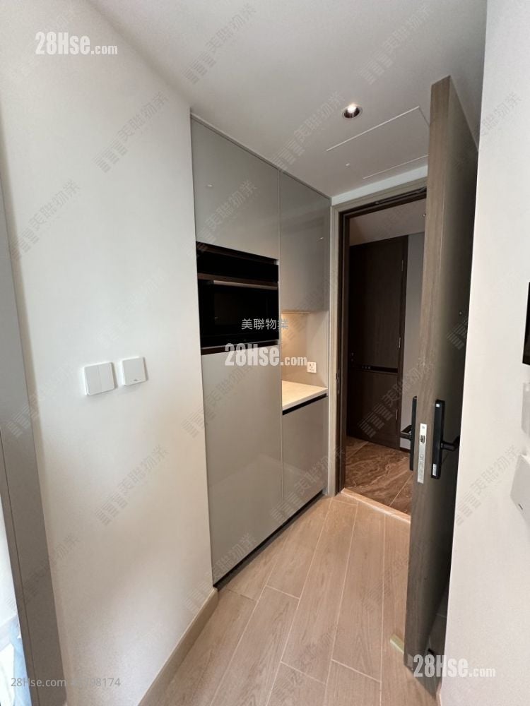 Gold Coast Bay Rental 1 Bedroom , 1 Bathroom 315 ft²