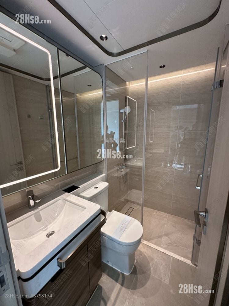 Gold Coast Bay Rental 1 Bedroom , 1 Bathroom 315 ft²