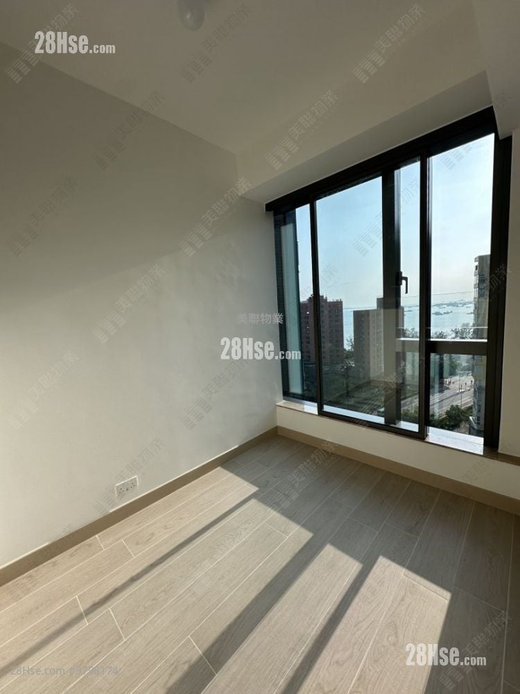 Gold Coast Bay Rental 1 Bedroom , 1 Bathroom 315 ft²