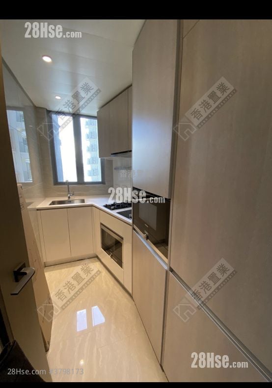 MALIBU 售盘 3 房 , 1 浴室 657 平方尺