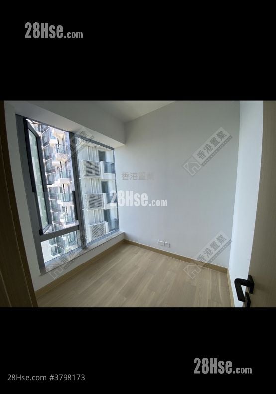 MALIBU 售盘 3 房 , 1 浴室 657 平方尺