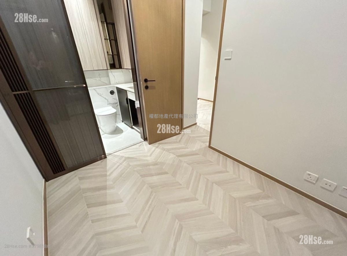 Eight Southpark Rental 1 Bedroom , 1 Bathroom 258 ft²