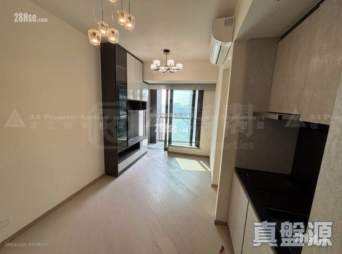 One Victoria Sell 2 Bedrooms 445 ft²