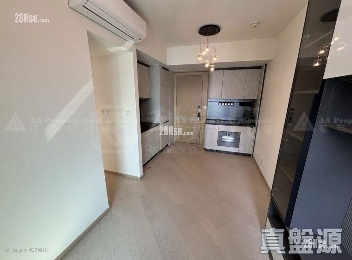 One Victoria Sell 2 Bedrooms 445 ft²