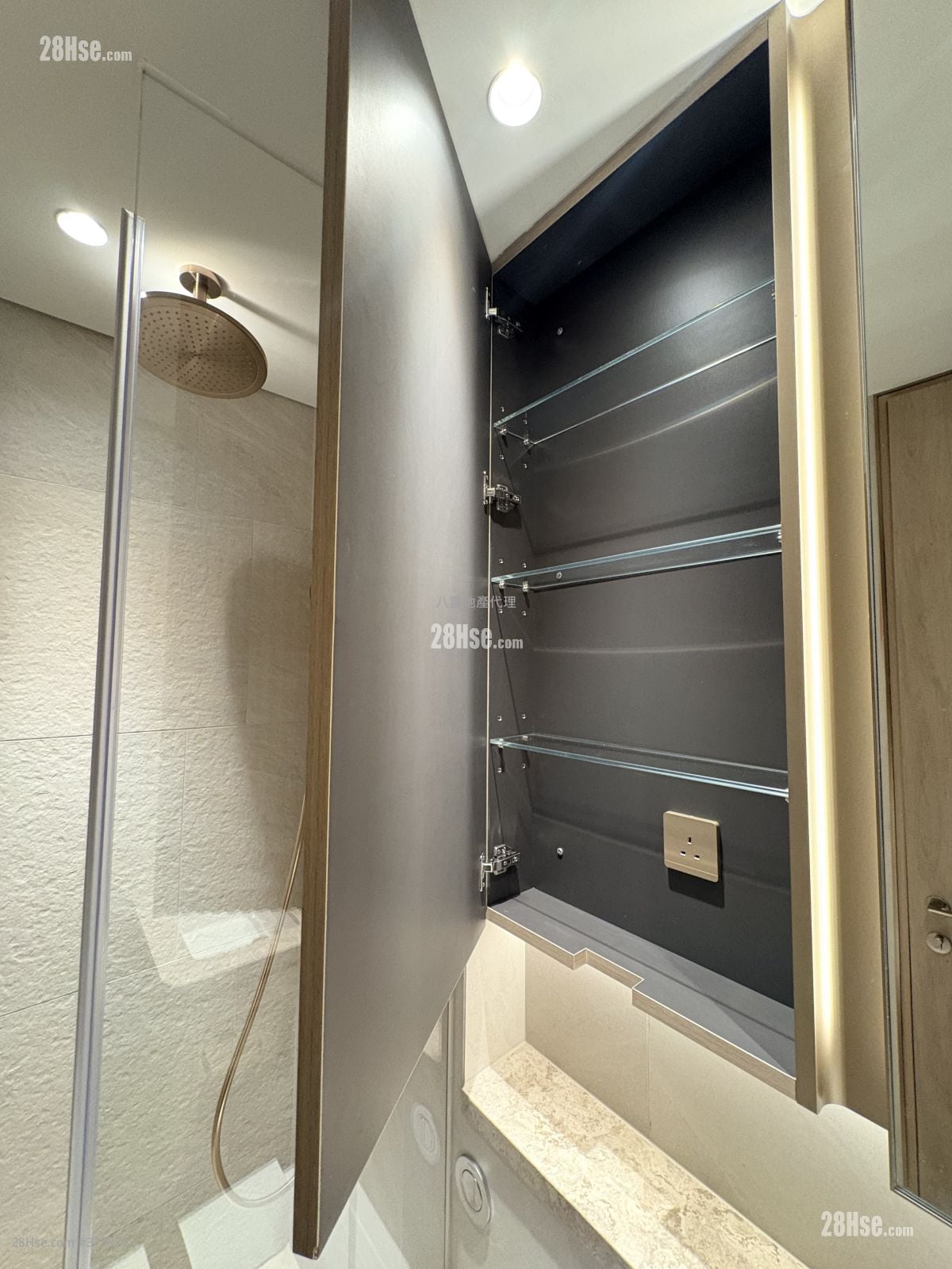 101 Kings Road 租盘 1 房 , 1 浴室 310 平方尺