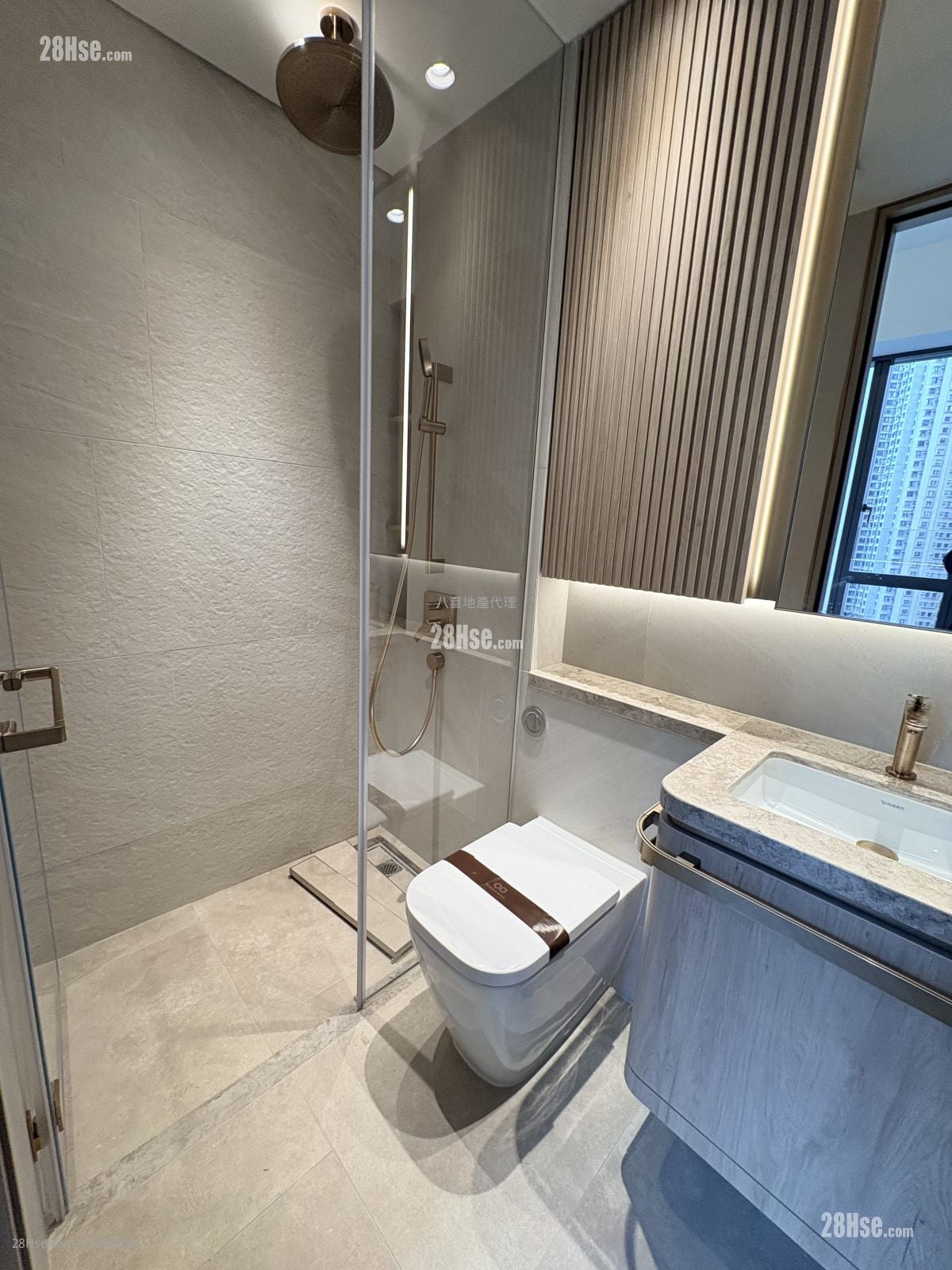 101 Kings Road 租盘 1 房 , 1 浴室 310 平方尺