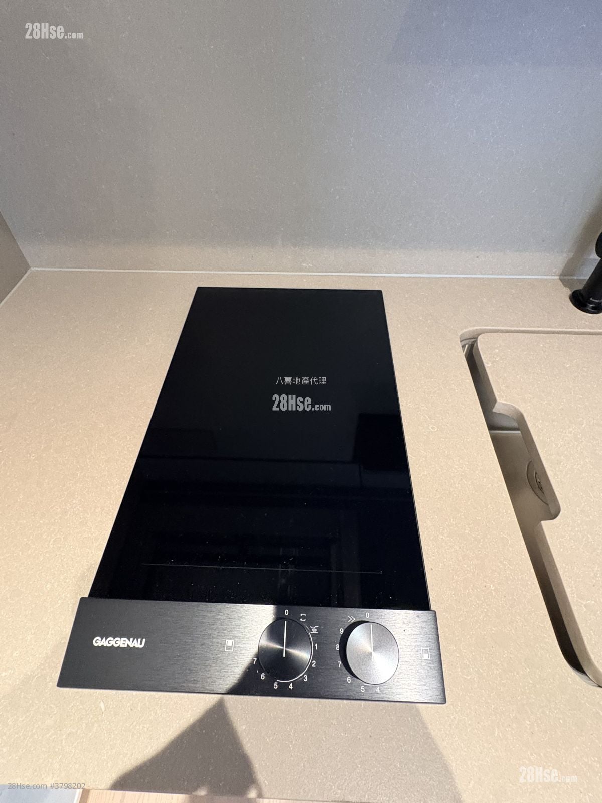 101 Kings Road 租盘 1 房 , 1 浴室 310 平方尺