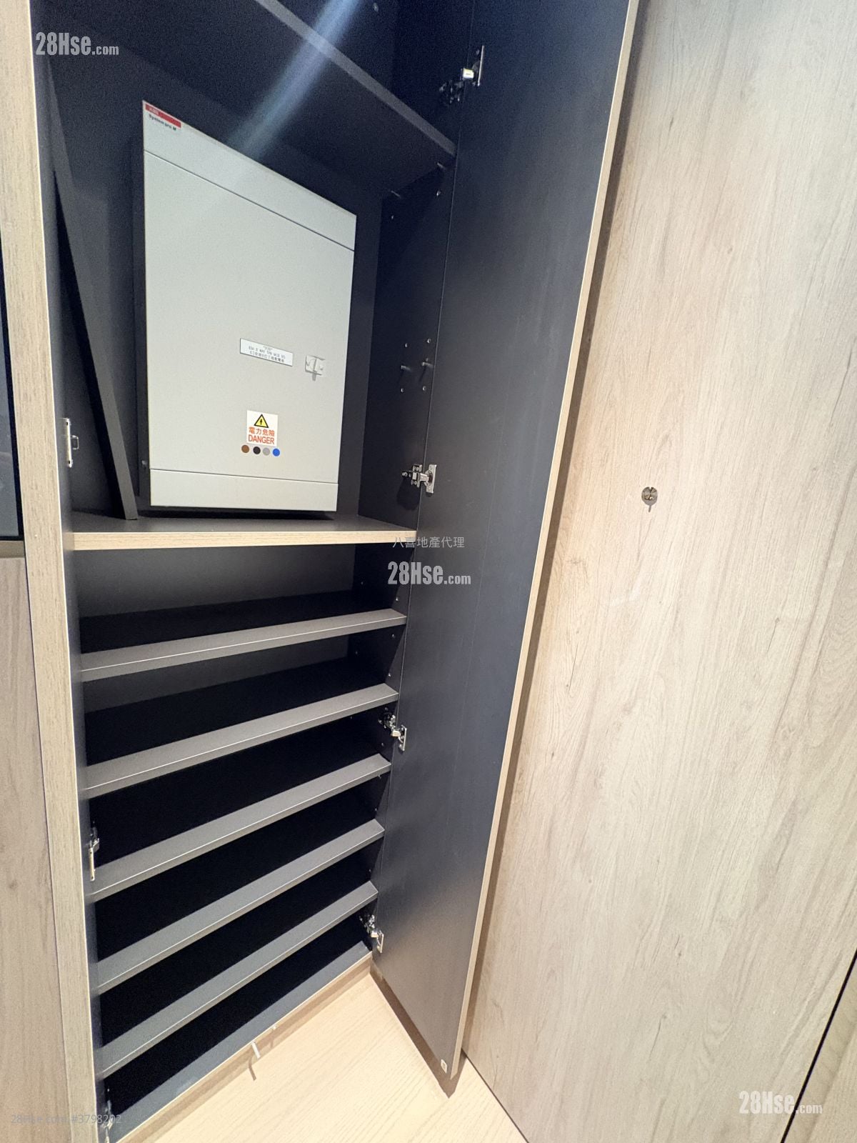 101 Kings Road 租盘 1 房 , 1 浴室 310 平方尺