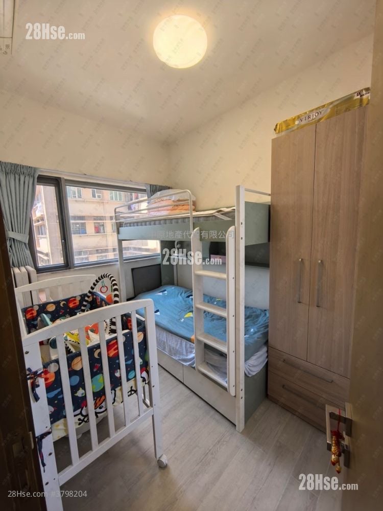 Astoria Crest Sell 2 Bedrooms 455 ft²