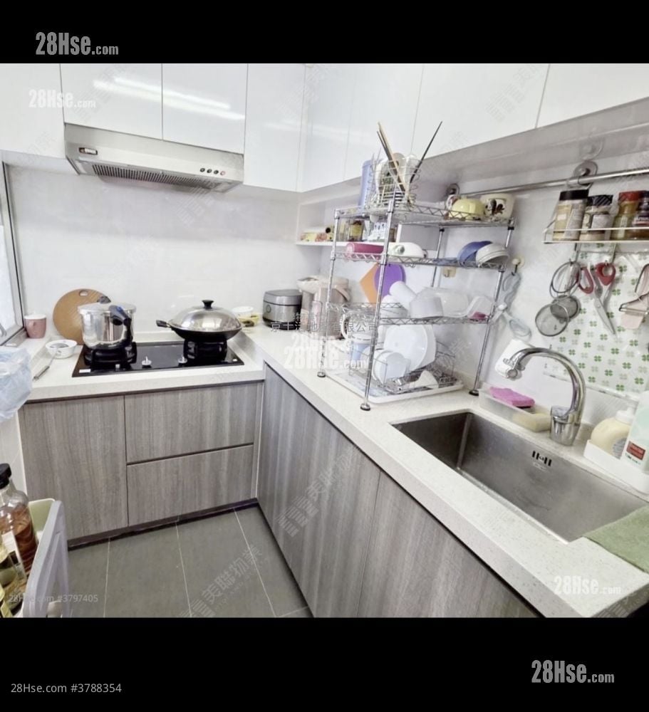 Glamour Garden Rental 2 Bedrooms 365 ft²