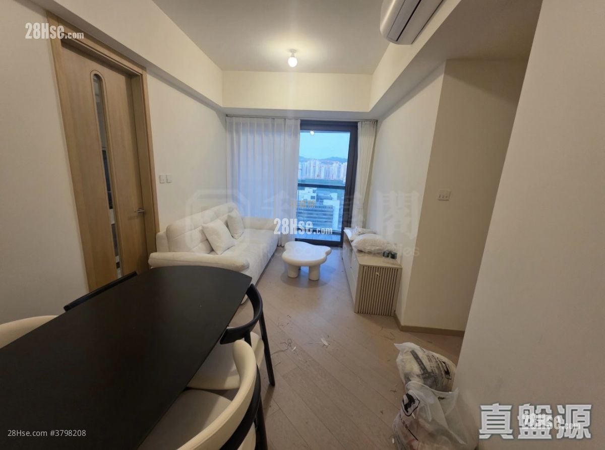 One Victoria Sell 3 Bedrooms , 2 Bathrooms 643 ft²