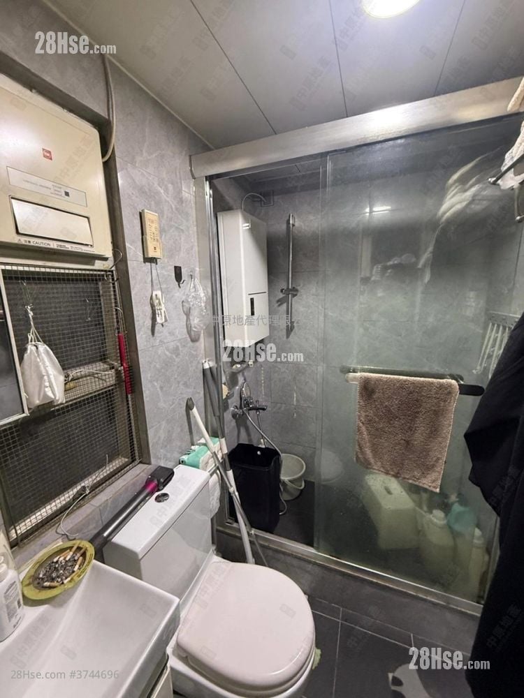 顺丰大厦 售盘 2 房 , 1 浴室 381 平方尺