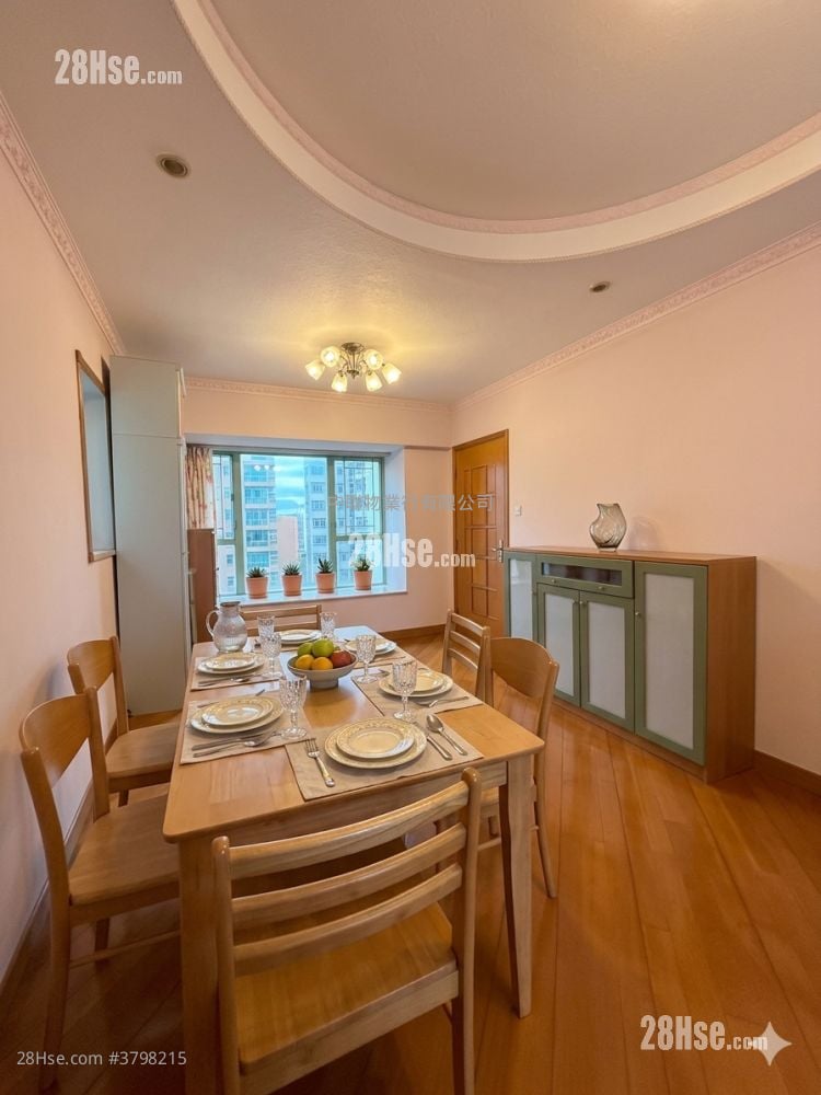 La Fontaine Sell 721 ft²