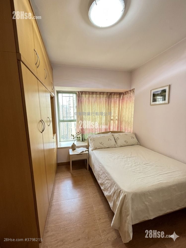 La Fontaine Sell 721 ft²