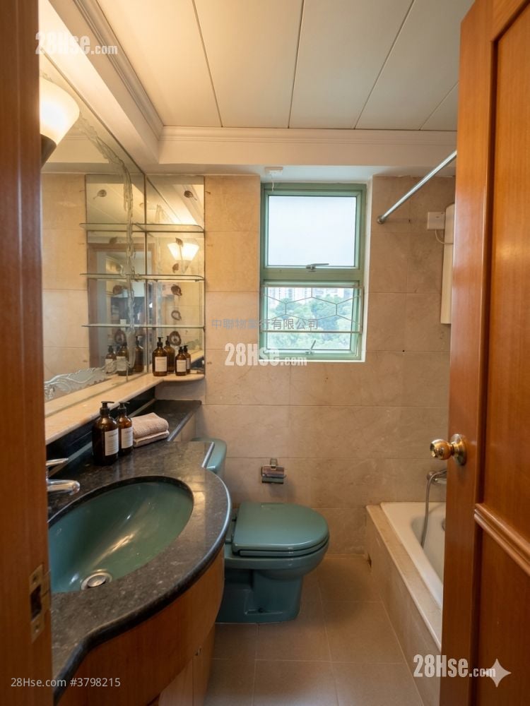 La Fontaine Sell 721 ft²