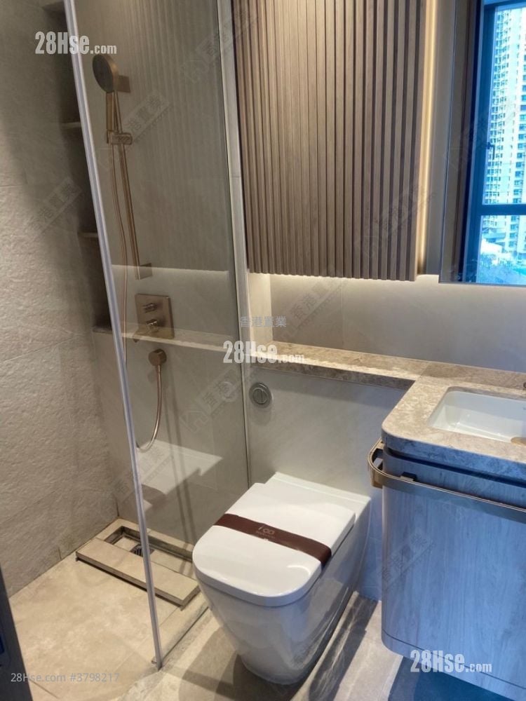 101 Kings Road 租盘 1 房 , 1 浴室 310 平方尺